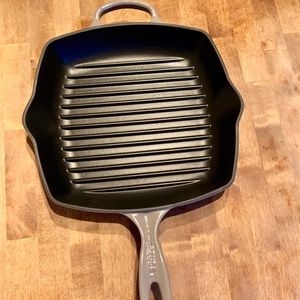 Le Creuset signature cast iron square grill pan